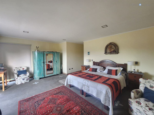 Casa En Venta De 4 Dorm. Condominio Santa Sofia, Machalí