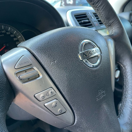 Nissan March 1.6 SV 16V FLEXSTART 4P XTRONIC