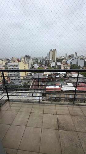 Oportunidad 2 Ambientes Contrafrente Con Balcón Aterrazado - Flores