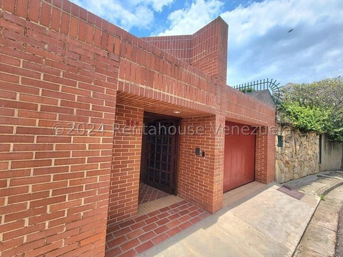 Bella Quinta De 3 Niveles En Alquiler Ubicada En Calle Cerrada En Colinas Del Tamanaco, 25-3417