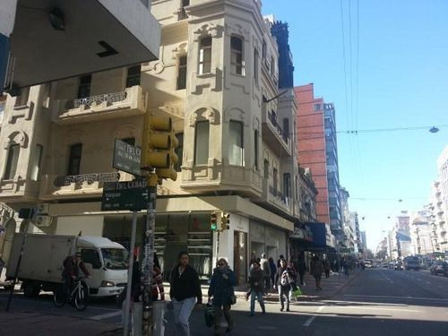 Local Comercial Alquiler 18 Y Roxlo (ref: Ksk-215)