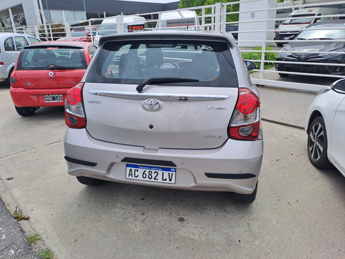 Toyota Etios 1.5 xls 6m/t 5p