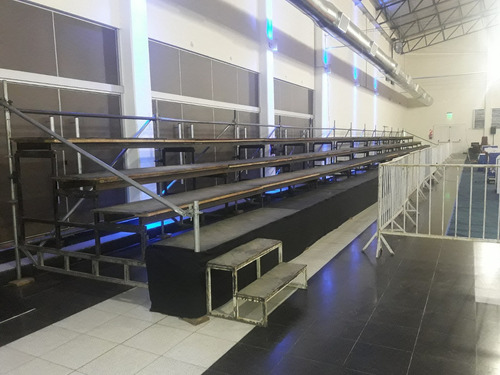 Imagen 7 de 8 de Alquiler De Escenarios,sonido,vallas,atril,tribunas