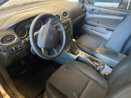 Ford Focus Ii Trend Plus 1,6 Nafta 5p Chocado Funcionando