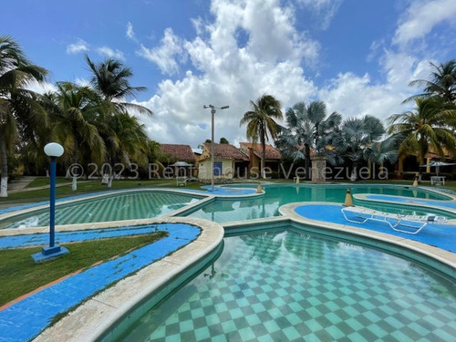 Townhouse En Chichiriviche, Ciudad Flamingo, Codg Mas 24-8226