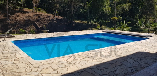 Imagem 10 de 27 de (5.800 M²) Aconchegante Chácara À Venda Em Juquitiba/sp, Contendo Casa Sede Estilo Sobrado, Área De Festas Com Churrasqueira, Integrada Com A Piscina! - 267 - 71047927