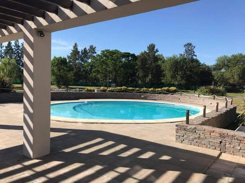 Imagen 5 de 6 de Oportunidad Única, Excelente Lote En Barrio Fincas De Álvarez, Moreno!