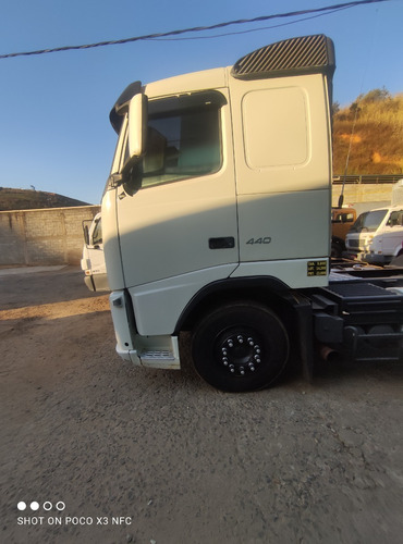 Imagem 3 de 12 de Volvo Fh 440 Trucado 6x2 Mecanico