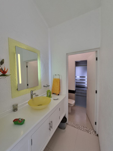 Hermosa Casa En Venta En Colinas De Santa Fe, Morelos