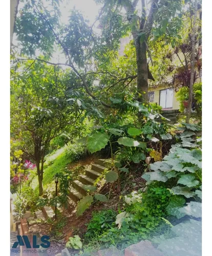 Casa De Tres Niveles Con Futura Ampliación.(mls#244633)