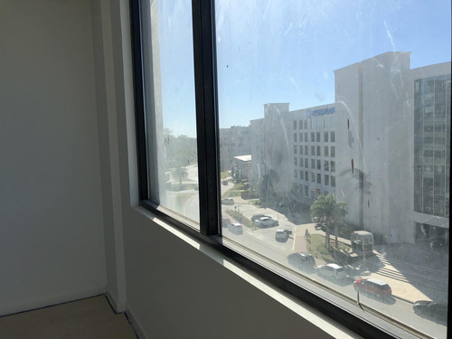 Importante Oficina En Venta De 111 Metros - Estudio De La Bahia, Nordelta