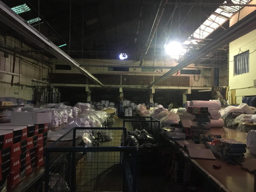 Depósito De 1540 M2 Cubiertos, A Tan Solo 50 Mts De La Av. Velez Sarsfield - Vendido