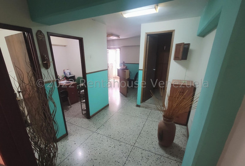 Imagen 10 de 30 de Rent-a-house Centro Occidente Vende Oficina En El Centro De Barquisimeto A 1 Cuadra De La Plaza Bolivar, Estado Lara, 0-4-2-4-5-9-3-7-5-4-2