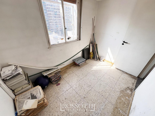 Muy Buen Depto 4 Amb. C/ Balcón - Cochera Fija Cubierta - 83m2