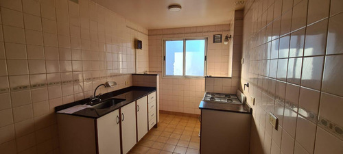 Moreno 850 Baño Completo Y Toilette, Edificio Con Seguridad 24 Hs !!
