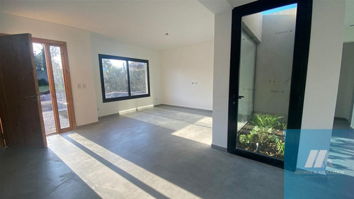 Imagen 5 de 15 de Venta Casa Barrio Las Catecas En Bella Vista