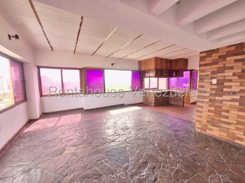 Aslibel Melendez Asesor De Renta Housa Ofrece Amplio Y Luminoso Apartamento Que Ofrecen Una Vista Espectacular De La Ciudad