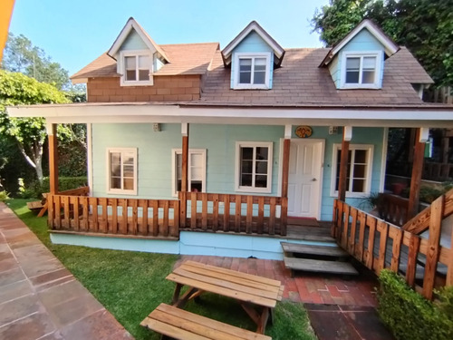 Venta Excelente Casa Con Jardín, Barrio De San Francisco