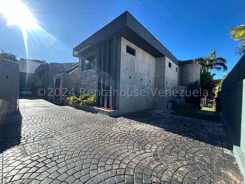 Casa En Venta En Cerro Verde. 2.121 Mtrs2