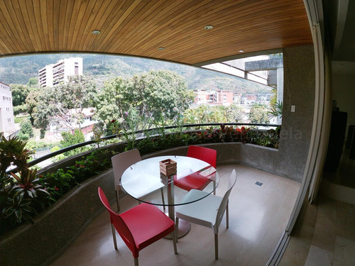 Apartamento Dúplex Remodelado 475 M² 5h, 5b, 4p, Vistavila Con Piscina En Venta En Los Palos Grandes Avenida 3era. Caracas