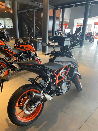 Imagen 4 de 16 de Ktm Duke 390 2023- Credito Bbva