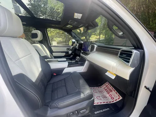 Toyota Sequoia 3.5 V6 Capstone