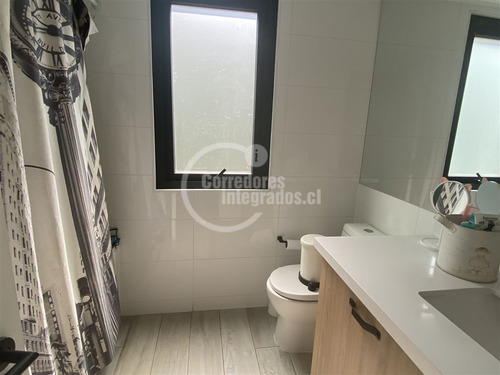 Casa En Venta De 4 Dorm. En Lo Barnechea - El Arrayán
