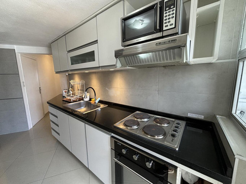 Venta Apartamento Frente A Playa La Olla - 2 Dorm Y Servicio - Reciclado
