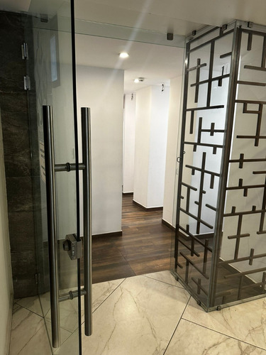 Casa En Venta Uso Habitacional Con Uso De Suelo Comercial, Oficinas Y Consultorios. Recien Remodelada Y Ampliada En Esquina Sobre Gustavo Baz
