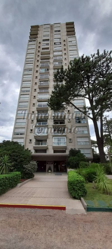 Imagen 17 de 18 de Venta Apartamento 2 Dormitorios Edificio Parquemar Bosque