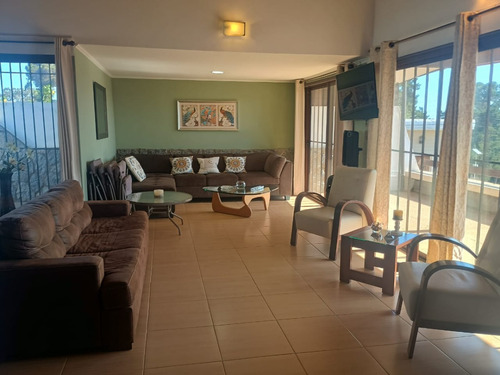 Exclusiva Casa Remodelada 2018, 4 Dormitorios Amplios, 3 Bañ