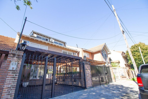 Imagen 2 de 27 de Casa En Venta 4 Ambientes Martinez