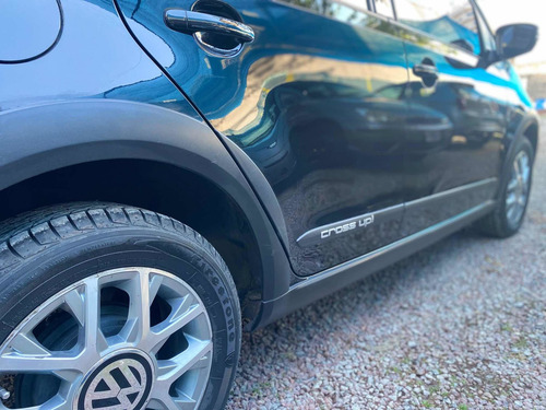 Volkswagen Up! 2017 1.0 Cross Up!