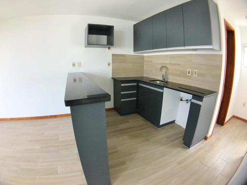 Apartamento En Venta A Metros De Rambla Costanera