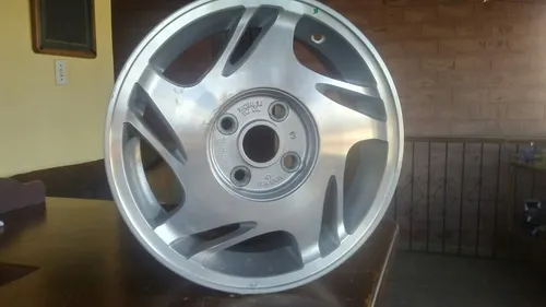 Rin 14 Ford Laser Nuevo
