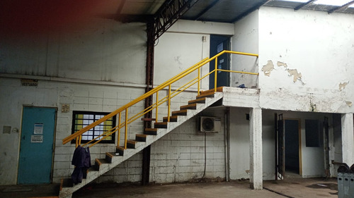 Excelente Nave Industrial De 2.500mts. Aprox, Hurlingham