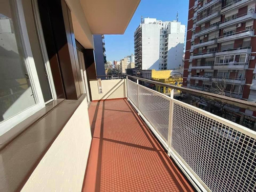 Imagen 2 de 26 de Venta Av Rivadavia Al 3500- 4 Amb - C/dep Y Balcon