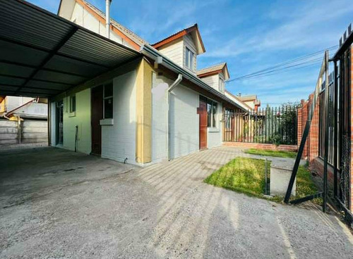 Casa En Venta, 136mt2 De Terreno 87mt2 Construidos 