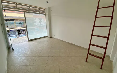 Local En Venta En Colina Campestre. Cod V12300041