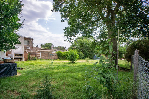 Imagen 5 de 7 de Venta: Terreno Con Pileta En El Centro De Funes.
