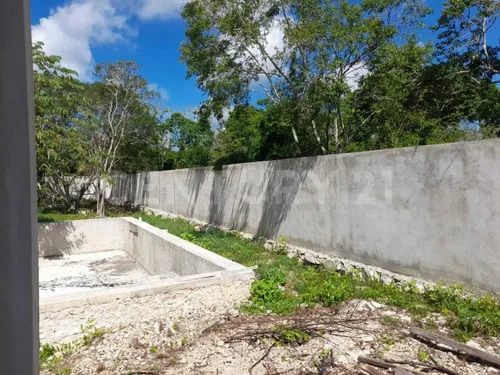 Residencia En Construcción, 1586 M2 De Terreno En Campo Bravo, Mérida, Yucatán.