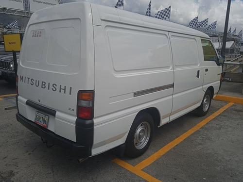 Imagen 6 de 14 de Mitsubishi Panel L300