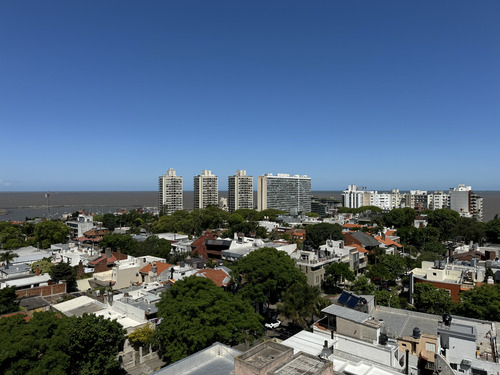 Alquiler De Oficina De 164m² En Pocitos Nuevo, Garaje, A Pasos De Wtc