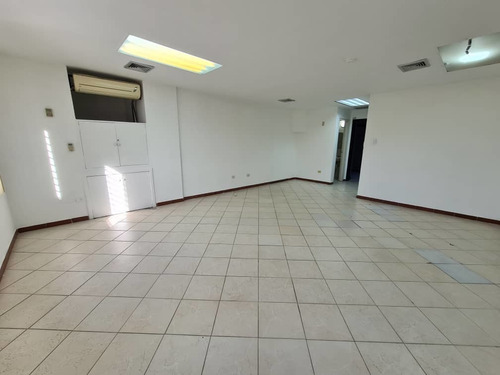 Imagen 4 de 11 de En Venta Oficina En El Cc Paseo Parral, Lemof-015 Rc-ka
