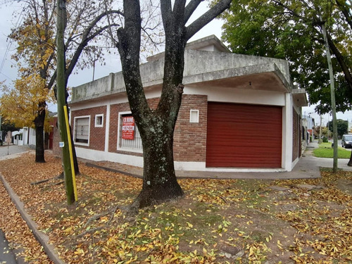 Venta Casa De 5 Ambientes En Jose León Suárez 