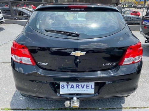 Imagem 12 de 12 de Chevrolet Onix 2015 1.0 Lt 5p