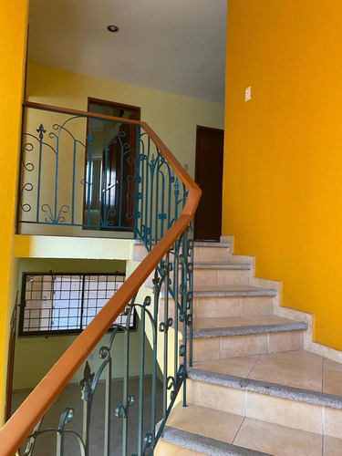 Casa De Dos Niveles En Venta En El Fracc. Virginia En Boca Del Río, Veracruzubicada En Uno De Los Fraccionamientos De Mayor Plusvalía En El Puerto De Veracruz, A 50m De La Ave. Juan Pablo Ii