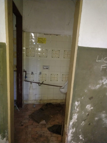 Imagen 5 de 10 de Galpón Ed 200 Metros En Lomas Del Mirador