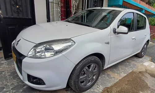 Renault Sandero 1.6 Expression 90 hp