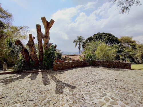 Residencia En Venta En Fracc. Tamoanchan, Jiutepec Morelos.